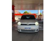 Toyota Sienta 2004