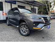 TOYOTA FORTUNER SRV 2023 DIÉSEL POCO USO