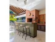 Residencia Premium en Barrio Mburucuya