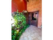 CASA EN BARRIO HERRERA CON 4 DORMITORIOS
