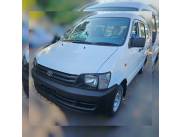 Toyota Noha., Cargüero 2000. Sin uso en Py 🇵🇾. 5 puertas. 2wd. Mecánica. Vdo/Cdo/ó entre