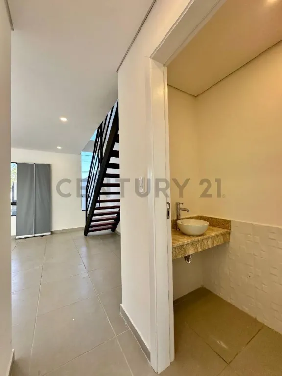 DUPLEX A ESTRENAR EN 1ER BARRIO DE LUQUE A METROS DE RUTA LUQUE - LIMPIO — foto 2