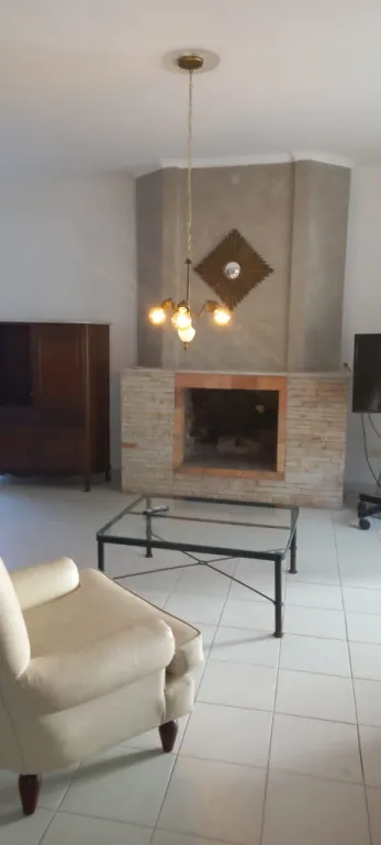 VENDO CASA EN SAJONIA A UNA CUADRA DE AVDA. CARLOS A. LÓPEZ — Foto 2