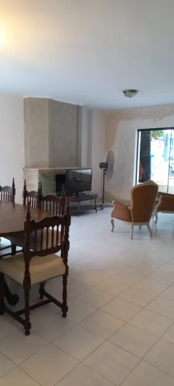 VENDO CASA EN SAJONIA A UNA CUADRA DE AVDA. CARLOS A. LÓPEZ — Foto 3