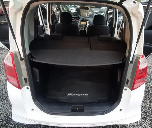 Toyota Ractis 2006 — foto 6