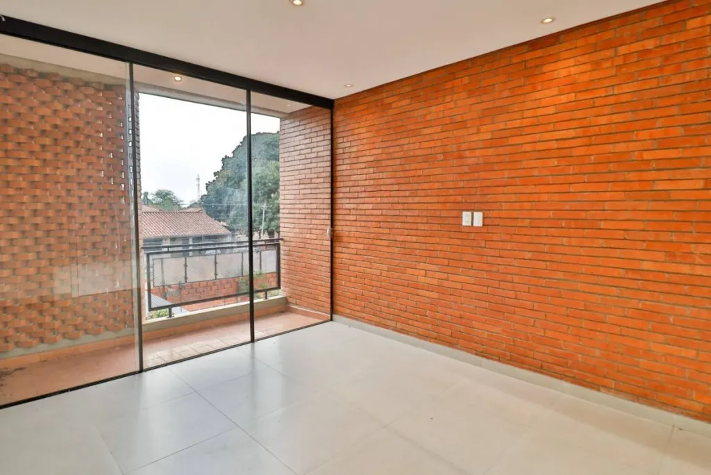 En venta duplex cuarto barrio Luque ID 39639 — foto 3