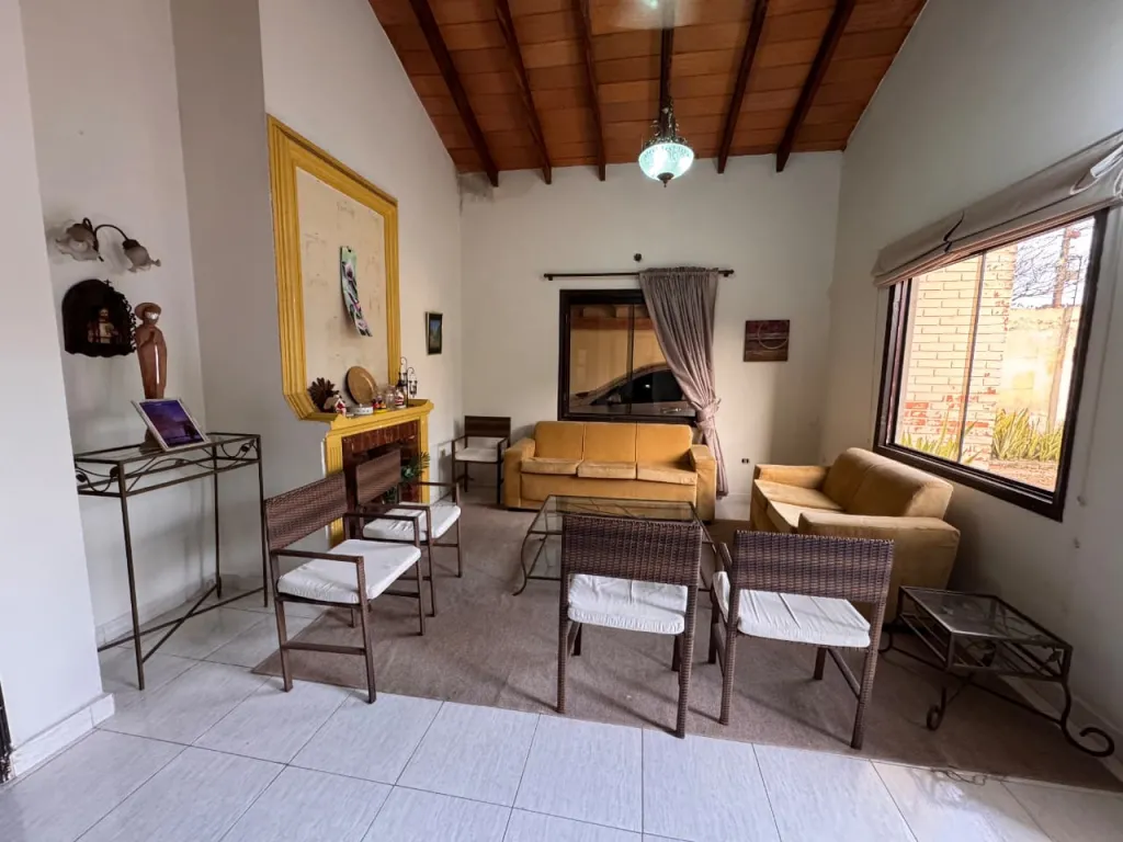 VENDO CASA EN FERNANDO DE LA MORA Z SUR!! — foto 2
