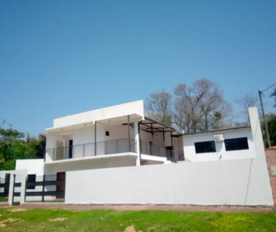 casa 2 plantas 4 dormi Residencia exclusiva en San Bernardino Vista al Lago Ypacaraí — foto 3
