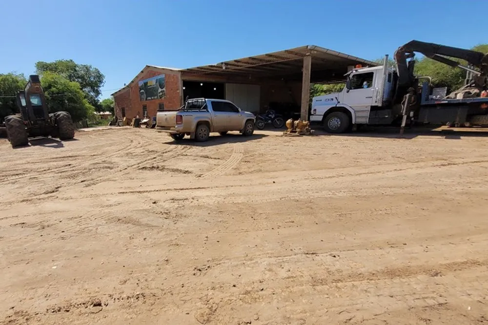En venta, taller con oficinas sobre calle Samuú, en la ciudad de Filadelfia — foto 3