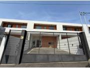 EN VENTA DUPLEX EN LUQUE, ZONA LOMA MERLO