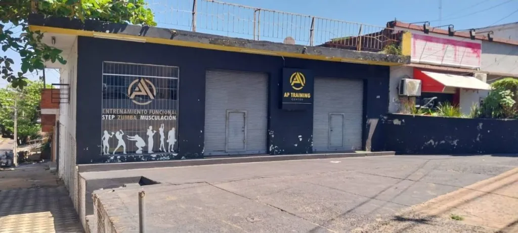 VENDO PROPIEDAD EN ESQUINA SOBRE AVDA FELIX BOGADO — фото 2