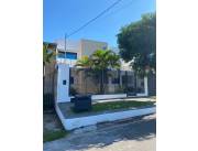 VENDO HERMOSA CASA CON PISCINA - LAMBARE