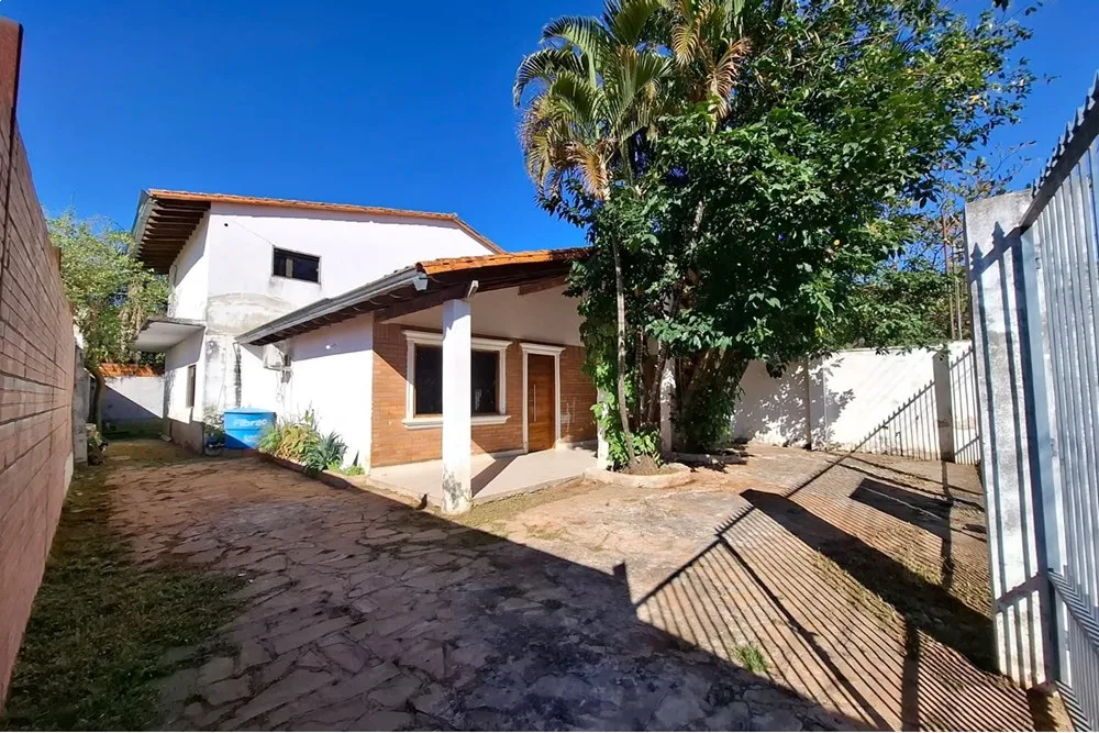 Venta de casa de 6 habitaciones en Luque, Zona IPS — foto 3