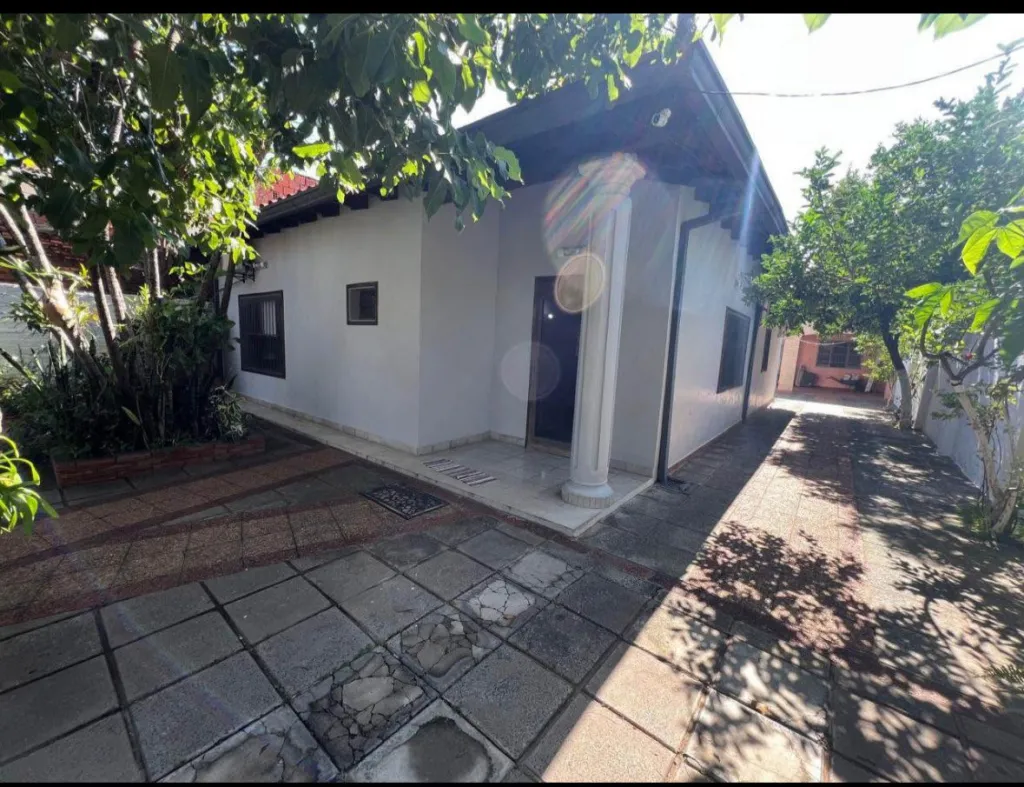 VENDO CASA EN LA CIUDAD DE LAMBARE — foto 2