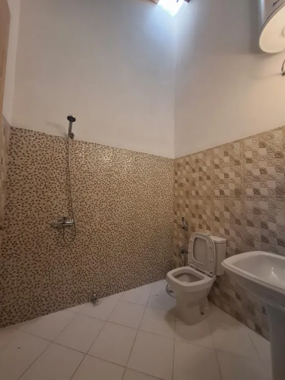 VENDO CASA ÑEMBY CAPILLA DEL MONTE — foto 2