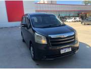 REMATO TOYOTA NOAH AÑO 2010 AUTOMÁTICO MOTOR 2.0