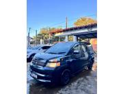 TOYOTA VOXY Año 2005 real Motor 2.0