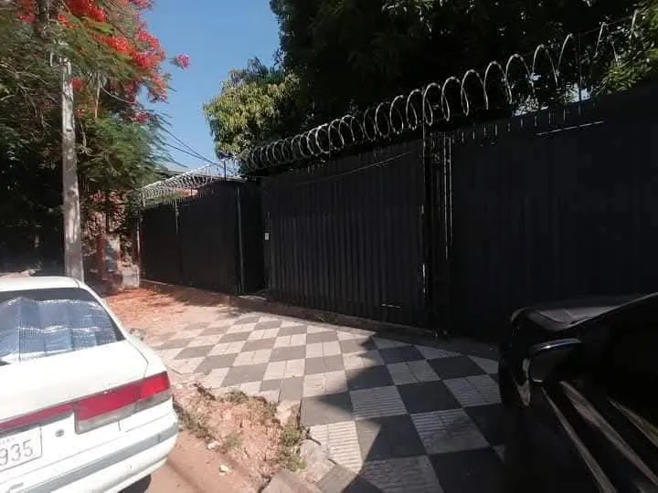 ALQUILO CASA DE 4 HABITACIONES EN EL BARRIO LAS MERCEDES (13,34 X 20) COD 5523 — photo 2