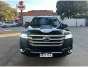 Toyota Land Cruiser año 2017 equipamiento 2024