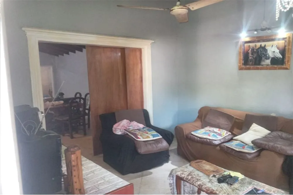 VENDO CASA BO.MBOCAYATY-AS- 200 MTRS AV.PRIMER PDT — Foto 3