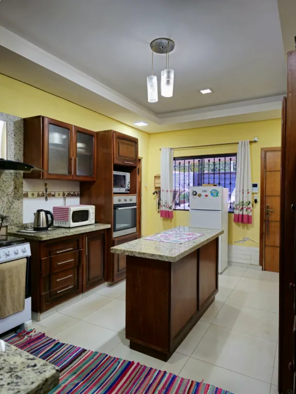 CASA EN FERNANDO DE LA MORA ZONA LAGUNA GRANDE — foto 2