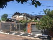 VENDO AMPLIA RESIDENCIA 5 DORMITORIOS EN LAMBARE