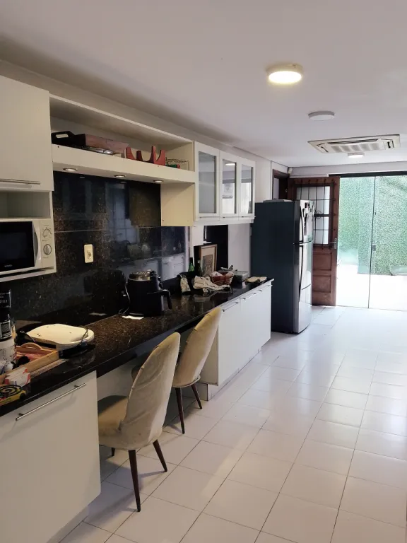 Propiedad en Las Mercedes – 480 m² terreno, 5 dormitorios, 4 cocheras — foto 3