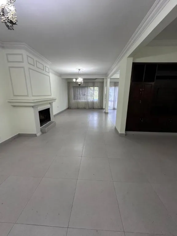 ALQUILO AMPLIA CASA EN LOS LAURELES — foto 3