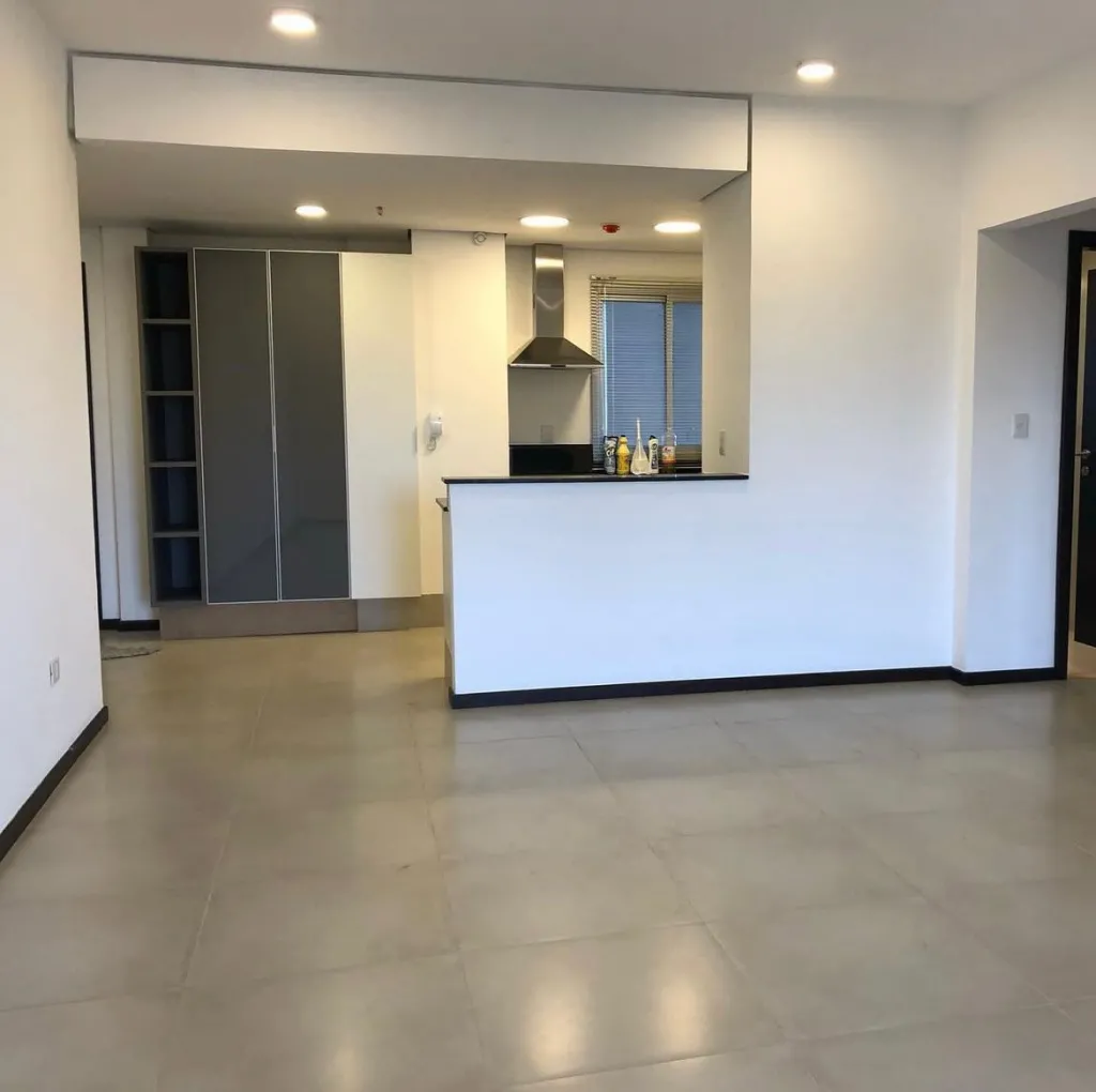 Z SHOPPING DEL SOL: DEPTO ALQUILER, 2 DORMIT, AMPLIA RECEPCIÓN, 95 M2, COHERA, BALCÓN. — foto 2