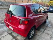 VENDO TOYOTA VITZ AÑO 2001