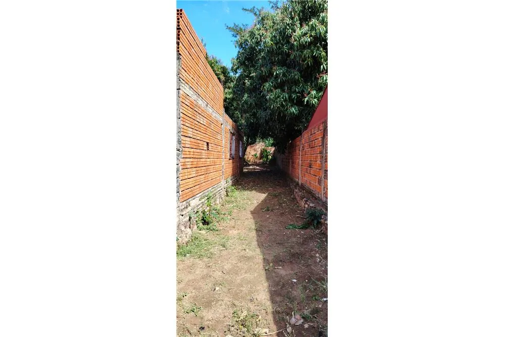 VENTA DE TERRENO AMURALLADO + CONSTRUCCIÓN A TERMINAR – MARIANO ROQUE ALONSO (AREKAJA) — foto 3