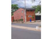 Vendo Casa de 3 dormitorios con piscina en Centro de San Bernardino sobre Ruta a Luque