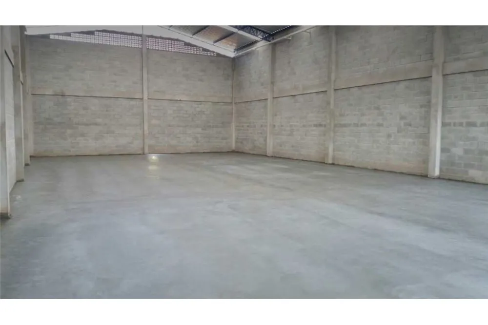 VENDO DEPOSITO EN MARIANO ROQUE ALONSO — foto 3