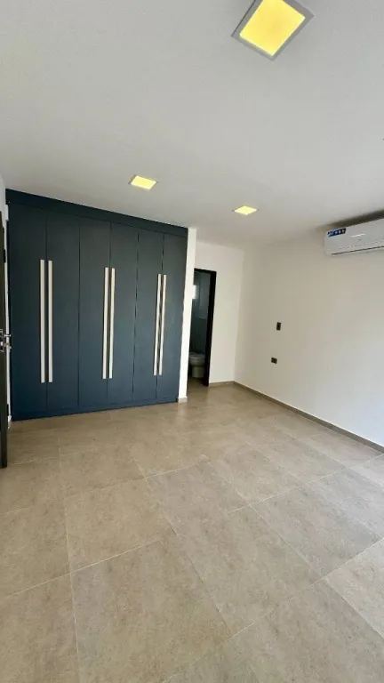 EN VENTA DUPLEX EN LAMBARÉ AL COSTADO DE LA MUNICIPALIDAD — foto 2