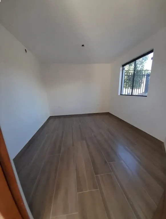 Alquilo casa en luque zona conmebol cod 3378. Mas iva — фото 2