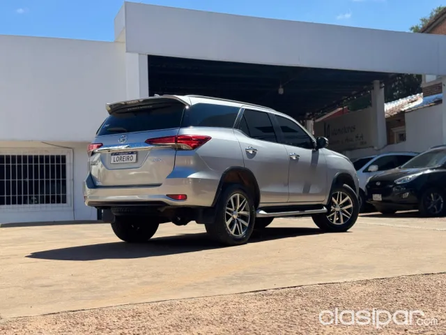 Toyota Fortuner 2019 — foto 3