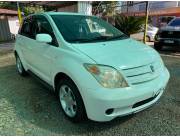 TOYOTA IST AÑO 2004 RECIEN IMPORTADO COLOR BLANCO PERLA