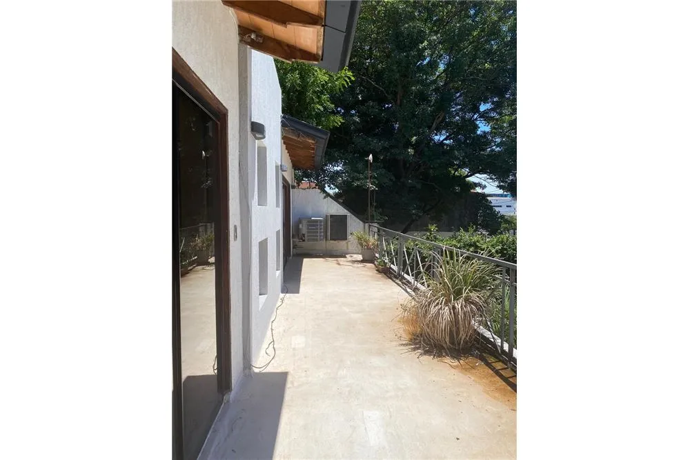 VENDO CASA PARA RESIDENCIA O CONSULTORIO EN VILLA MORRA — foto 2