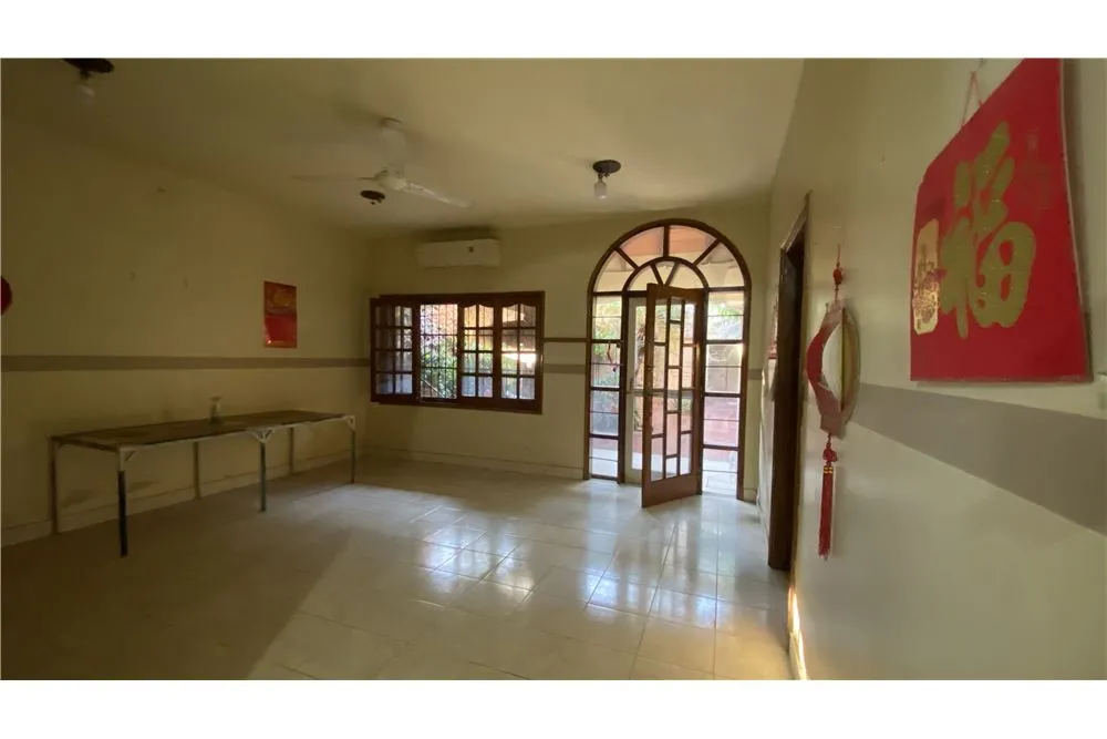 VENDO AMPLIA CASA EN BARRIO HIPODROMO — foto 2