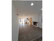 Alquilo casa cod 3378 . Mas iva
