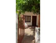 Vendo Terreno de 14x25 m2 con Casa a demoler o refaccionar en Lambare Barrio San Roque