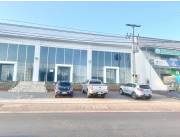 ALQUILO AMPLIO LOCAL COMERCIAL DE 300 M2 SOBRE RUTA PY 02 KM 10, IDEAL PARA SHOWROOM