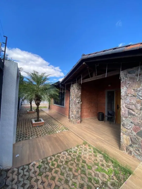 VENDO AMPLIA CASA DE 6 DORMITORIOS Y PISCINA EN SAN LORENZO, BARRIO SAN FELIPE — foto 2