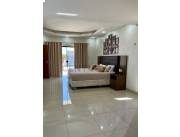 VENTA Amplia RESIDENCIA Moderna. CONDOMINIO YTORORÓ COUNTRY. Ypané