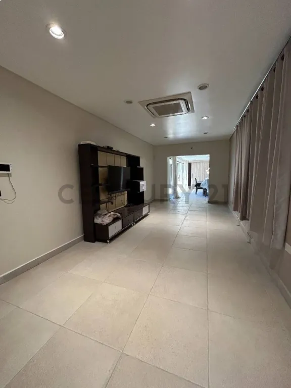EN VENTA HERMOSA PROPIEDAD EN EL BARRIO MBURUKUYA — foto 2