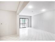 VENDO AMPLIO DEPARTAMENTO EN BARRIO MBURICAO