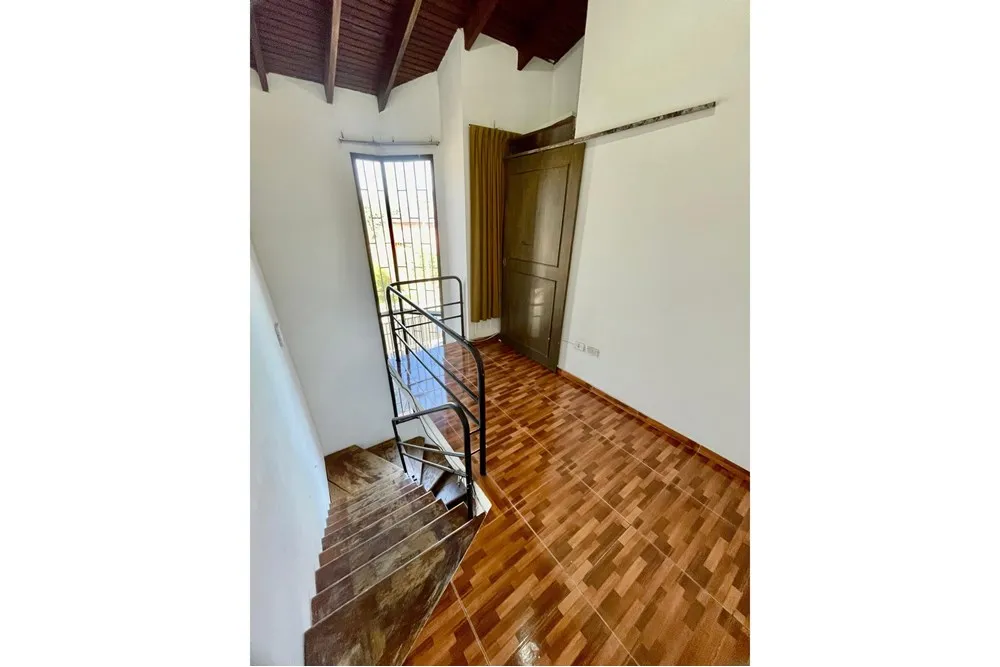 VENDO DUPLEX AMOBLADO EN LAMBARE — foto 2