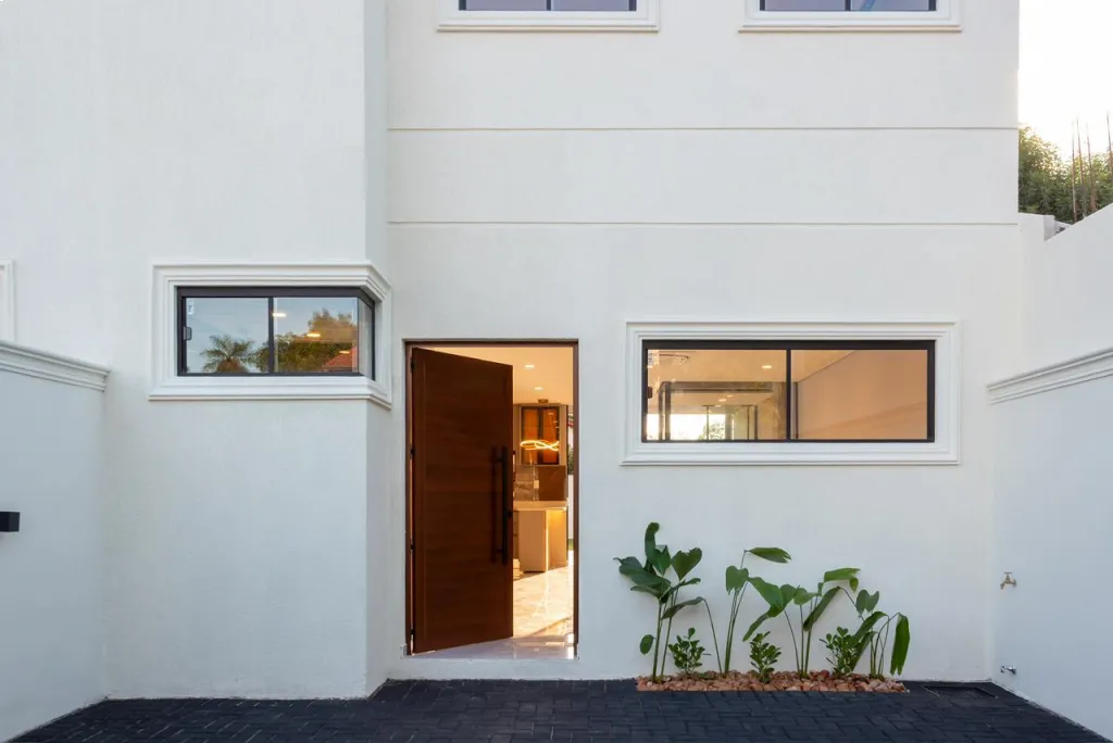 Vendo hermoso duplex a estrenar en cuarto barrio Luque con finas de terminaciones — foto 2