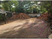 VENDO TERRENO CON DEPÓSITO SOBRE LA CALLE LOMBARDO