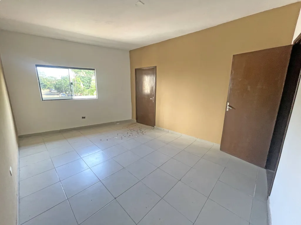 ¡Oportunidad única en Luque! Casa a estrenar con excelente ubicación y potencial de valori — foto 3